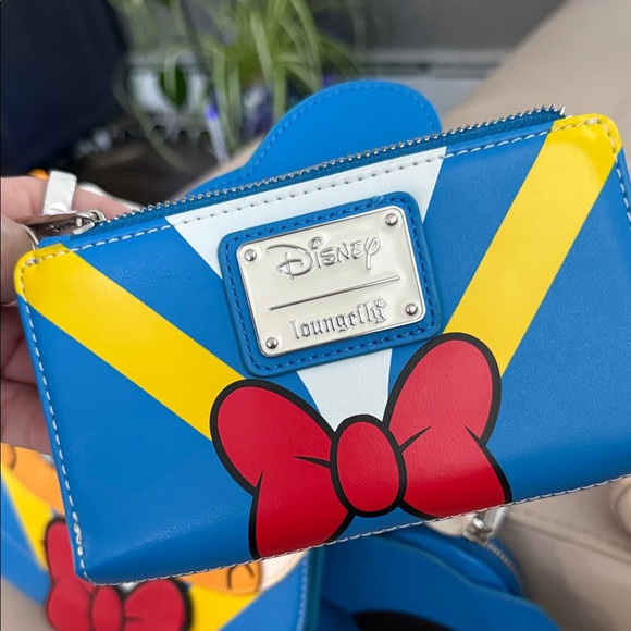 Loungefly Donald Duck Crossbody Bag - Blue, White, Yellow - Picture 5 of 8